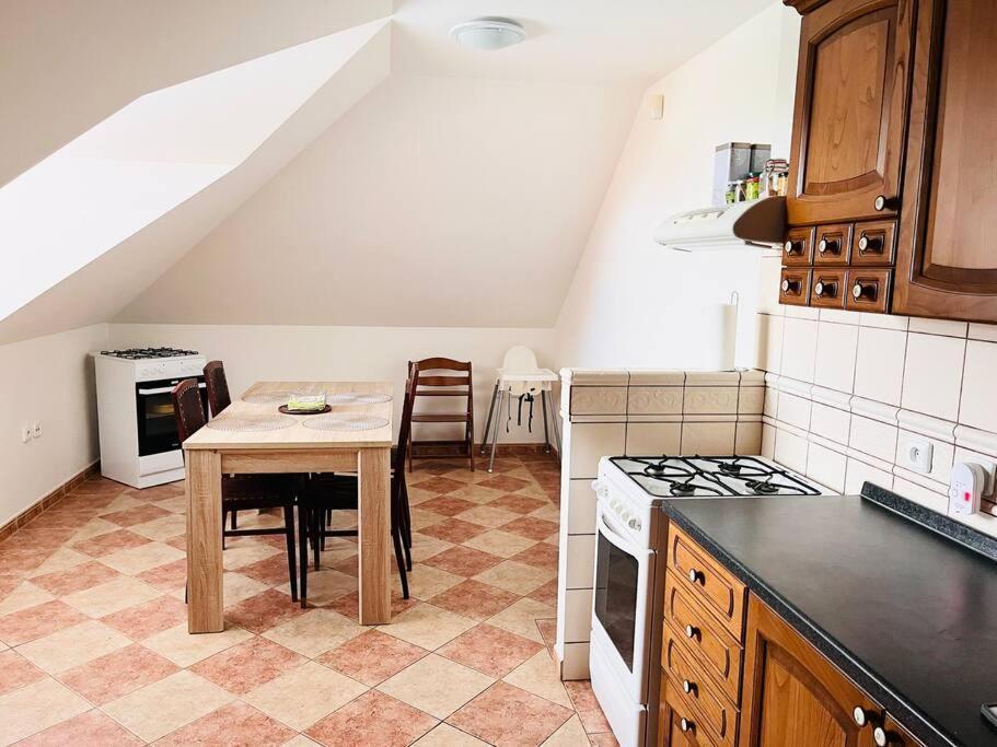 Apartman Se Zahradou 20 Minut Do Centra Prahy Ořech Kültér fotó