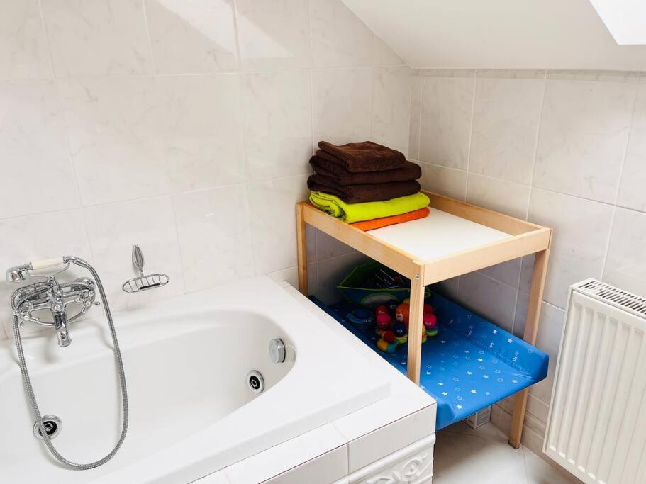 Apartman Se Zahradou 20 Minut Do Centra Prahy Ořech Kültér fotó